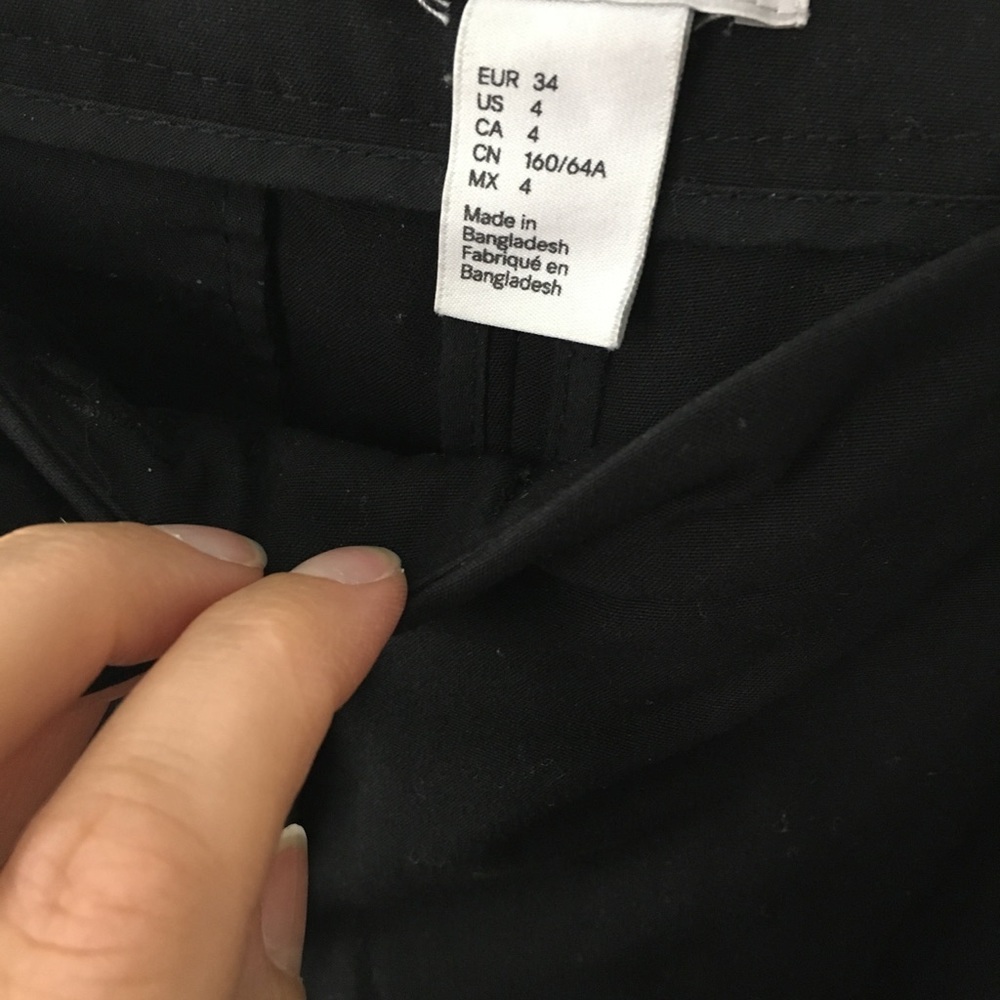 Sale 🔥🔥Bundle of 2 H&M pants and top - Picture 5 of 5